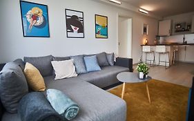 Catamaran Apartments - Hostaid